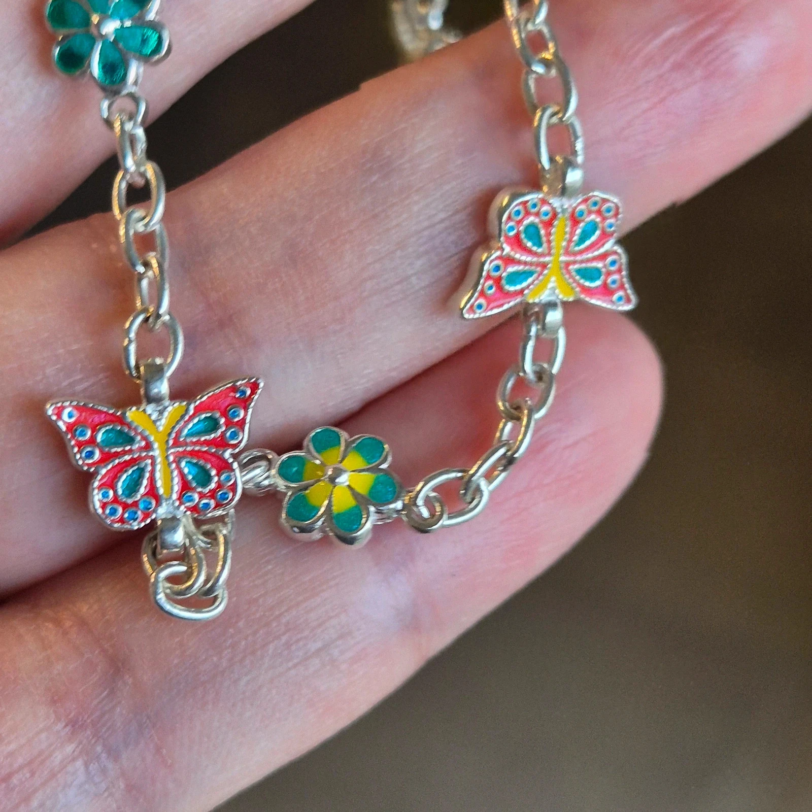 Pulseira de borboleta com flor esmaltada prateada S990 certificada – photo 5